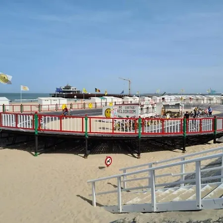Sunny Seaside With Garage Apartment Blankenberge